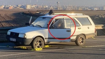 Park halindeki otomobilde, direksiyon başında &ouml;l&uuml; bulundu