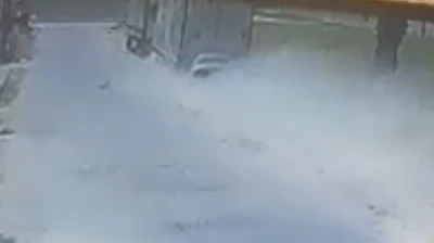 Park halindeki tıra böyle çarptı...Feci kazada sürücü hayatını kaybetti
