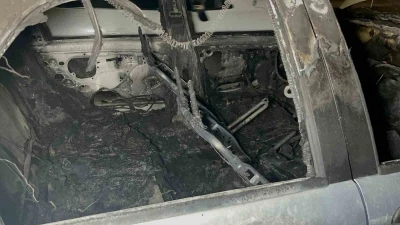 Park halindeyken yanmaya başlayan otomobil için mahalleli seferber oldu
