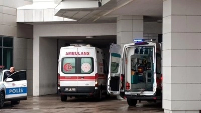 Parkta bı&ccedil;aklanan lise &ouml;ğrencisi ağır yaralandı