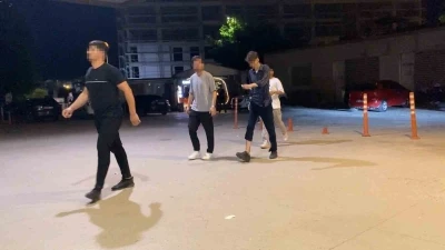 Parktaki gen&ccedil;lere pompalı t&uuml;fekle saldırdı: 10 yaralı
