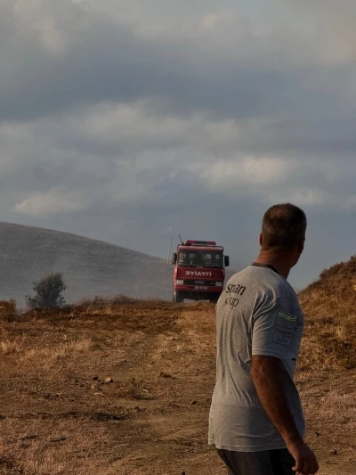 Paşalimanı Adası’nda sabah saatlerinde başlayan yangın rüzgarın etkisi ile yayıldı
