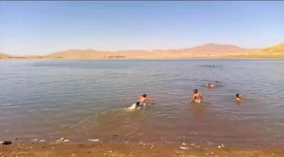 Patnos Barajı serinlemek isteyenlerin adresi oldu
