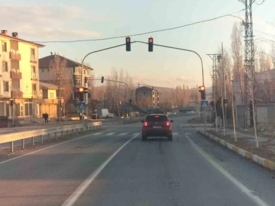 Patnos&rsquo;ta trafik ışıkları yeniden faaliyete ge&ccedil;ti
