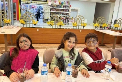 Patnoslu öğrenciler &quot;Toti ile Poti&quot; oyununu izledi
