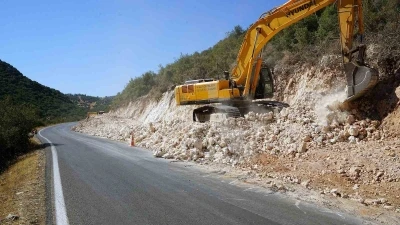 Pazarcık’ta yol çalışması
