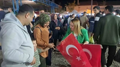 Pazaryeri’nde 30 Ağustos Coşkusu: 5 bin kişiye Türk Bayrağı dağıtıldı
