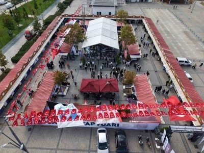 Pendik sahili kitap kokusu sardı: 10’uncu Pendik Kitap Fuarı başladı
