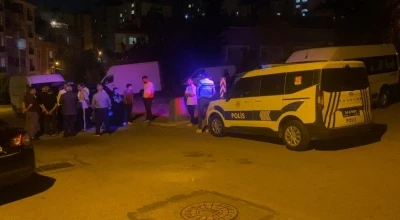 Pendik’te alacak verecek kavgası: Tekme ve tokatlar havada uçuştu
