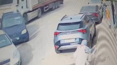Pendik’te şoförünün direksiyon başında uyuduğu iddia edilen tır 5 araca birden çarptı
