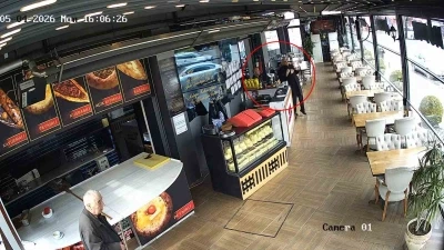 Pendik&rsquo;te soluk borusuna ekmek ka&ccedil;an m&uuml;şteri heimlich manevrasıyla kurtarıldı
