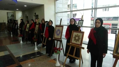 Peygamber Efendimizin k&uuml;nyelerinden oluşan 75 eserlik resim sergisi ilgi g&ouml;rd&uuml;
