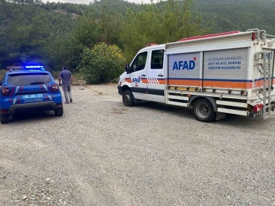 Piknik yaparken sular yükseldi, mahsur kalan vatandaş yaralandı
