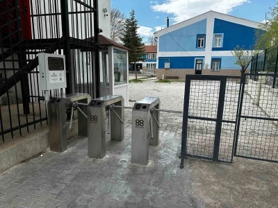 Pilot okulda uygulanan turnike sistemiyle şiddet ve devamsızlık tarihe karıştı

