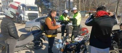 Plakasız trafiğe &ccedil;ıkan s&uuml;r&uuml;c&uuml;ye 48 bin TL ceza kesildi