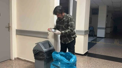 Plastikleri toplayıp umuda dönüştürüyor
