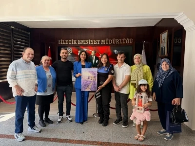 Polis &ccedil;ifte anlamlı veda
