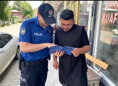 Polis, dolandırıcılığa karşı vatandaşları bilgilendirdi
