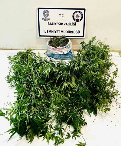 Polis ekiplerinden Gönen’de uyuşturucu operasyonu
