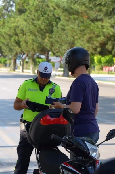 Polis ekiplerinden huzur uygulaması: 28 binden fazla kişi sorgulandı
