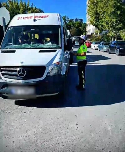 Polis ekiplerinden okul servislerine denetim: 826 servis kontrol edildi
