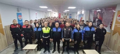 Polis ekiplerinden ortaokul &ouml;ğrencilerine y&ouml;nelik eğitim
