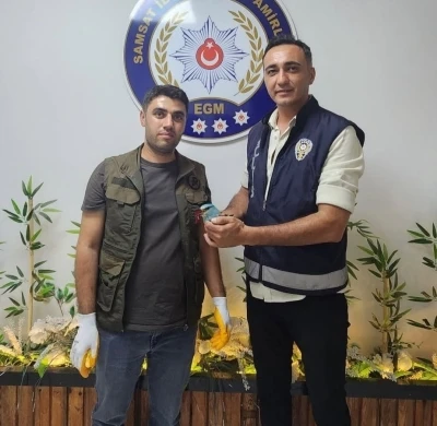 Polis ekiplerinin bulduğu yaralı g&ouml;kkuzgun koruma altına alındı
