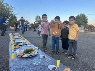 Polis memurundan köy çocuklarına birlik sofrası
