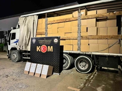 Polis milyonlarca sahte bandroll&uuml; makaron ele ge&ccedil;irdi
