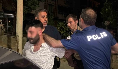 Polise direnip ka&ccedil;tı, otopark girişinde b&ouml;yle yakalandı
