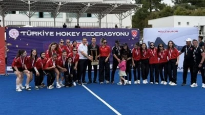 Polisg&uuml;c&uuml; Kadın Hokey Takımı Şampiyonluk Kupasına Kavuştu