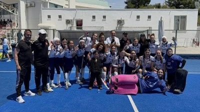 Polisg&uuml;c&uuml; Kadın Hokey Takımı Zirveyi Bırakmadı