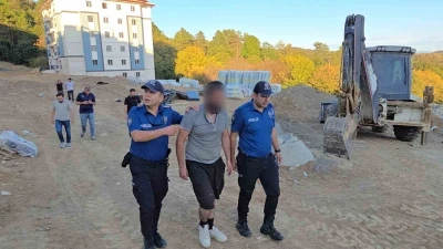 Polisin ikna ettiği şahıs çatıdan indi
