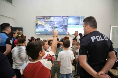 Polisten miniklere eğitim
