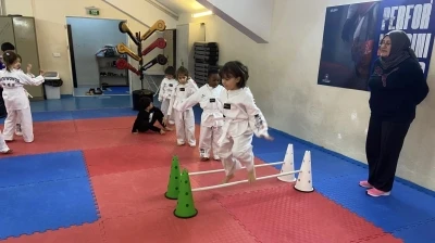 Porsuk Spor Salonu&rsquo;nda taekwondo eğitimleri aralıksız s&uuml;r&uuml;yor
