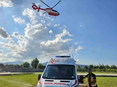 Premat&uuml;re ikizlerden biri helikopter ambulansla Niğde&rsquo;ye nakledildi

