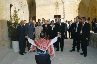 Prens Charles&rsquo;ın 2004 Mardin Ziyareti Hafızalardaki Yerini Koruyor