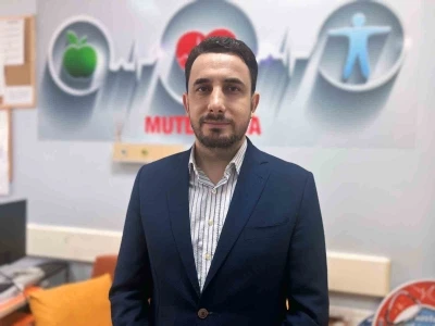 Prof. Dr. &Ccedil;elik: "Obezite artık kozmetik bir sorun değil kronik bir hastalıktır"

