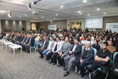 Prof. Dr. Nevzat Tarhan: &quot;Dijital bağımlılık yeni neslin en büyük tehdidi&quot;
