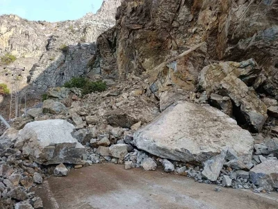 Prof. Dr. Sel&ccedil;uk Alemdağ: "Doğu Karadeniz&rsquo;de yanlış yol planlaması ve yer se&ccedil;imi heyelan ve kaya d&uuml;şmesi riskini tetikliyor"
