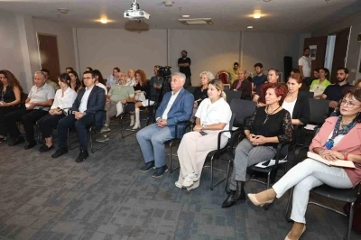 Prof. Dr. Varlı ’Müziğin Sessiz Siyaseti’ni anlattı
