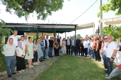 Protokol ve muhtarlar Altınoluk&rsquo;ta bir araya geldi
