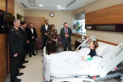 Protokolden Milletvekili Derya Bakbak&rsquo;a Hastanede Ziyaret