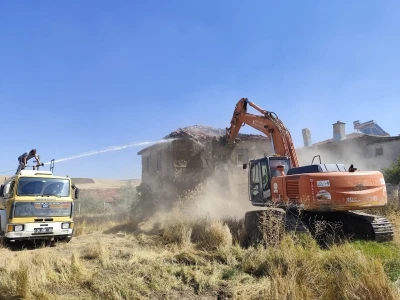 Pursaklar’da metruk yapılar temizleniyor
