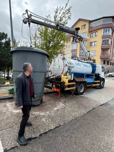 Pursaklar&rsquo;da sistemli temizlik &ccedil;alışmaları devam ediyor
