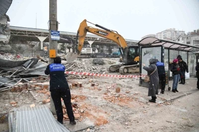 Pursaklar&rsquo;da zabıta ekipleri sahada denetimlerini aralıksız s&uuml;rd&uuml;r&uuml;yor

