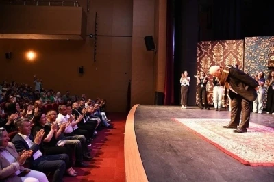 Pursaklar sanata &quot;Perde&quot; dedi
