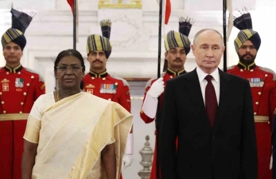 Putin: &quot;(Rusya-Hindistan ilişkileri) Birlikte yol alıyoruz, birlikte büyüyoruz&quot;
