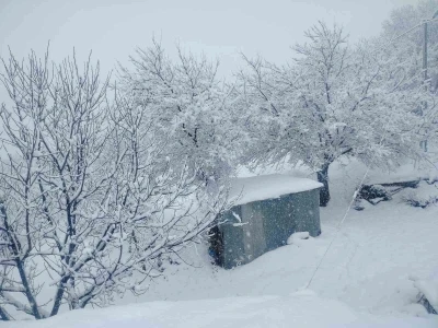 P&uuml;t&uuml;rge&rsquo;de kar kalınlığı 1 metreye yaklaştı
