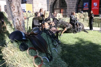 &quot;At Nalından Umuda&quot; Projesi Diyarbakır’da hayata geçti
